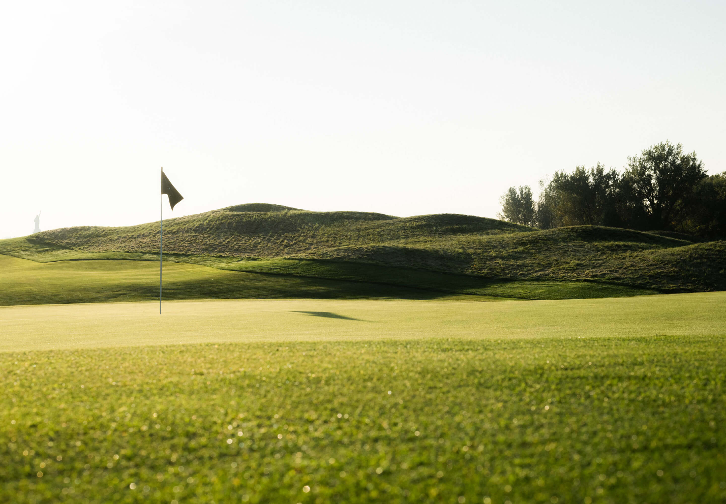 golf flag on course